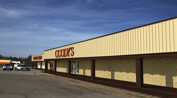 Cherokee Plaza: 750 Hwy 9, Centre, AL 35960